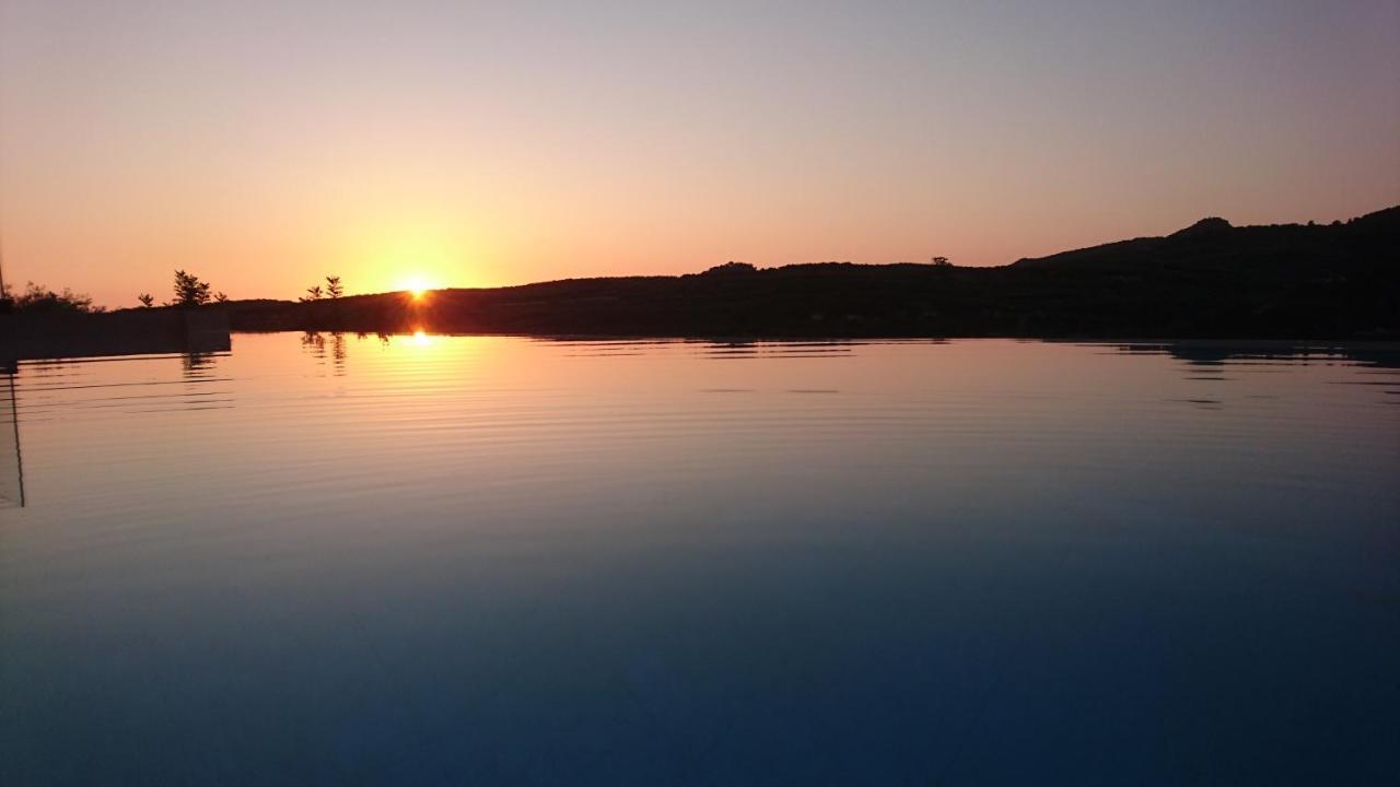 Villa Olive Valley Loutraki  Eksteriør billede